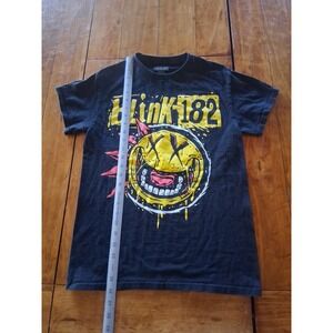 Blink 182 Men's Smiley Graphic Band T-Shirt Small Black Punk Rock Tee EUC